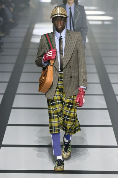Look 39